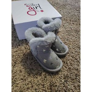 Olivia Miller Gray Silver Boots Slippers 5T